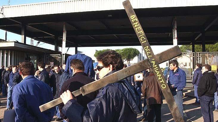 Amianto, ex dirigente sotto accusa