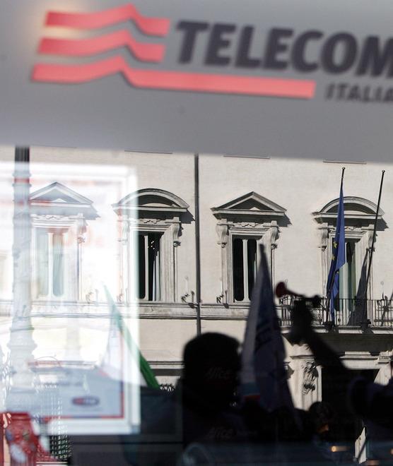 Tim, 98 posti a rischio tra Pisa e Pontedera 