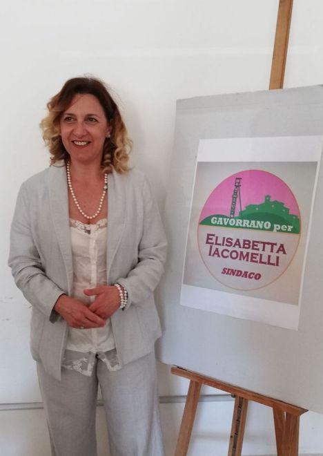 Battibecco tra Pd e Iacomelli «Indossa la fascia da sindaca»