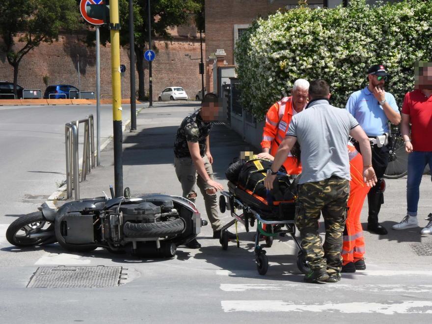 Scontro auto-scooter, un ferito