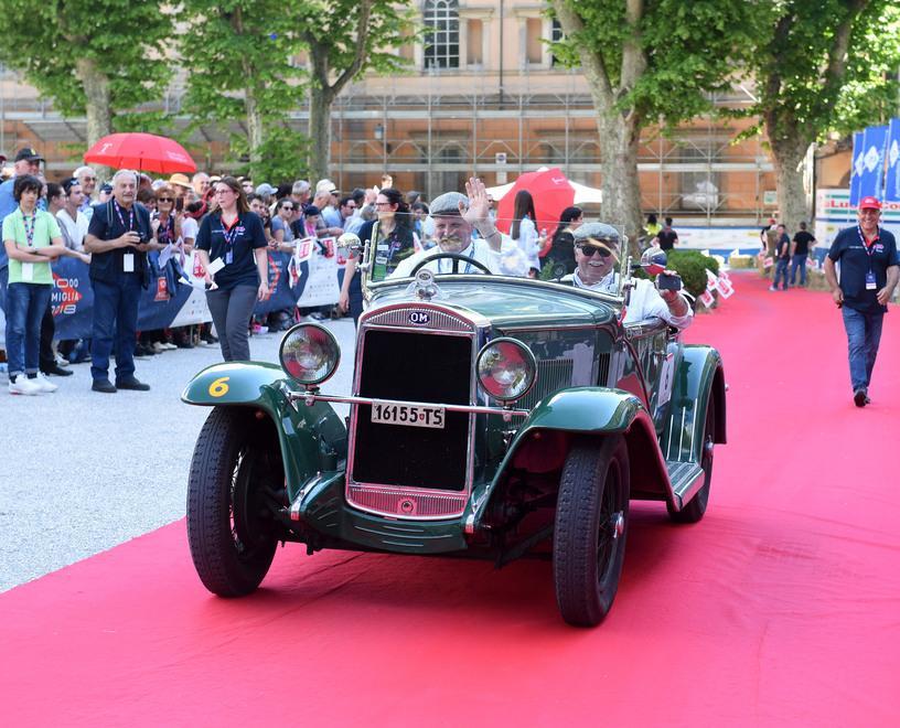 Mille Miglia L’arte a 4 ruote invade Lucca 