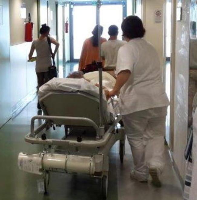 Infermieri contro l’Asl «Lavoro straordinario non pagato da mesi»