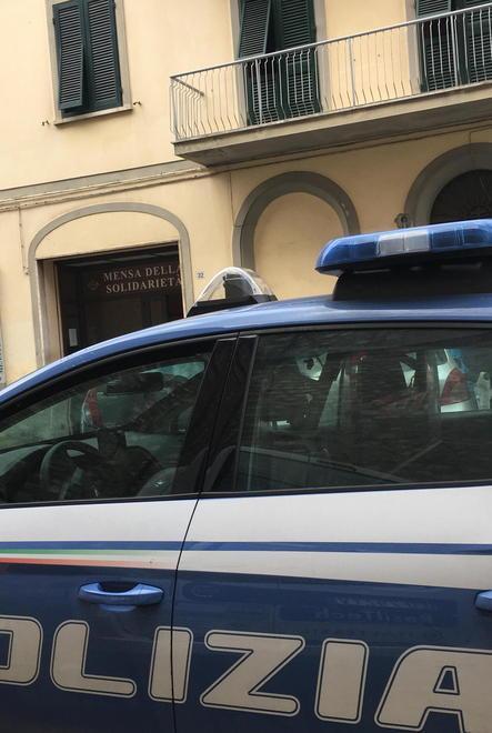 Va via dal negozio senza pagare, rintracciato dalla polizia