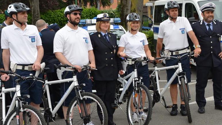 Sicurezza, i vigili sfrecciano in bici