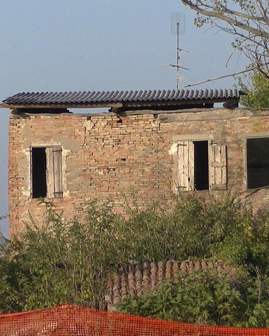«Disinteresse per l’amianto vicino a scuola» 