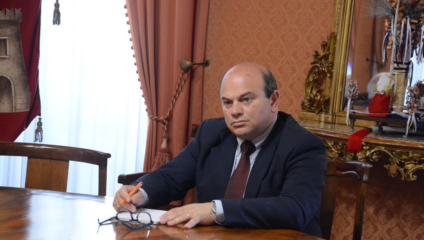 Il Pd detta le condizioni a Sanna 