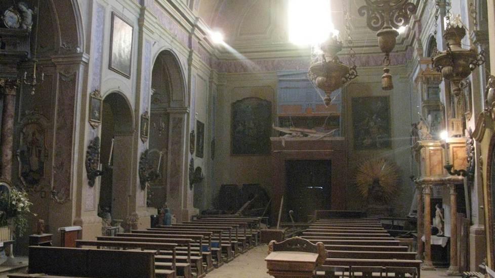 Fallisce la ditta, in chiesa restano le ferite del sisma
