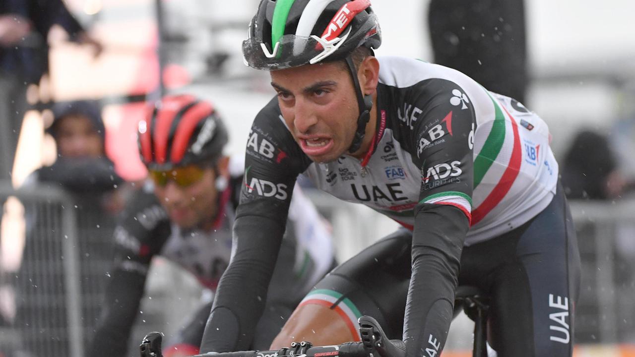 Giro d'Italia, il crollo di Fabio Aru: 20 minuti di ritardo dalla maglia rosa