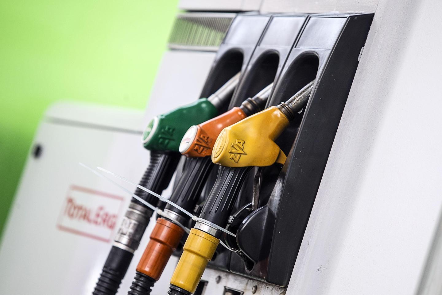 Aumenta ancora il prezzo della benzina 