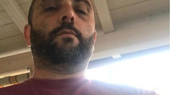 La polizia indaga sul caos alla partita e sul tifoso picchiato