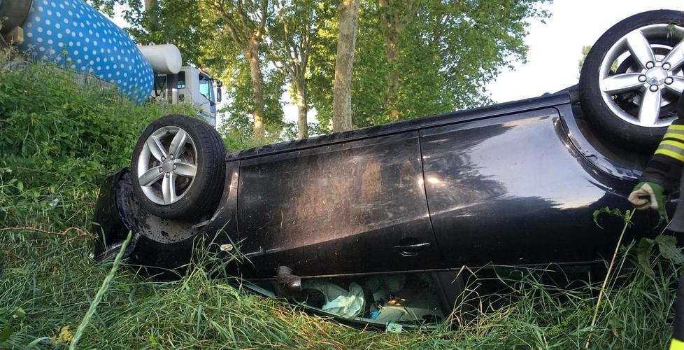 Auto nella scarpata, ma non c’era nessuno