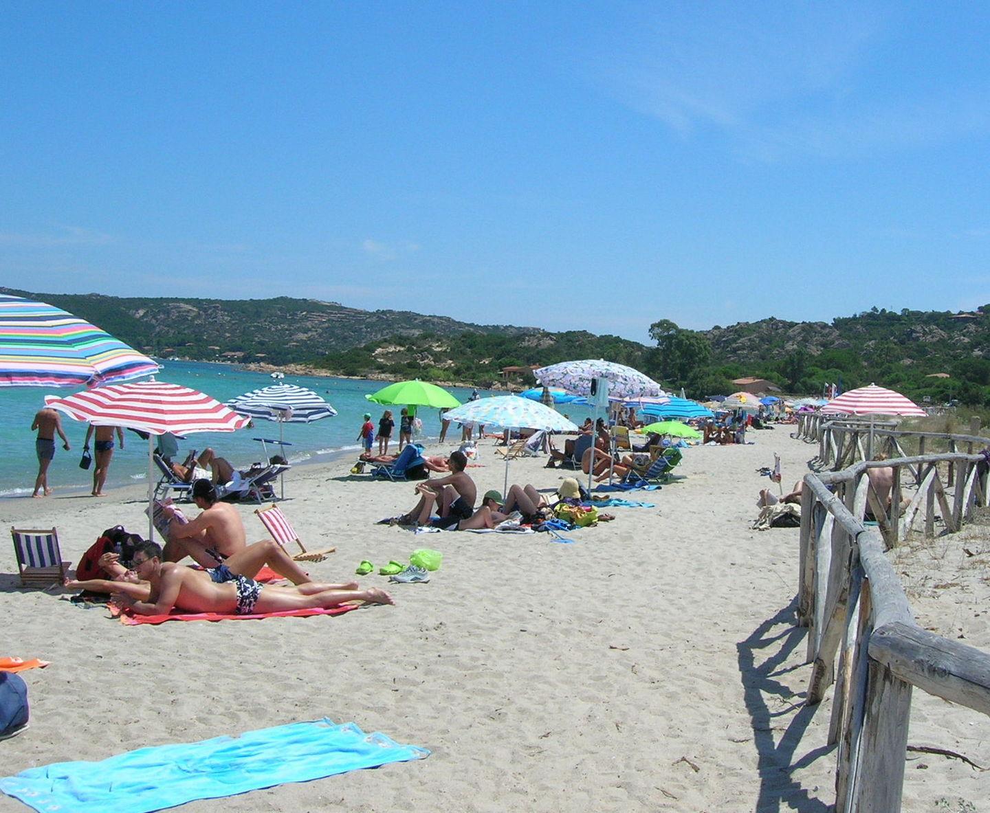 A Porto Taverna più cari i parcheggi vicino al mare 