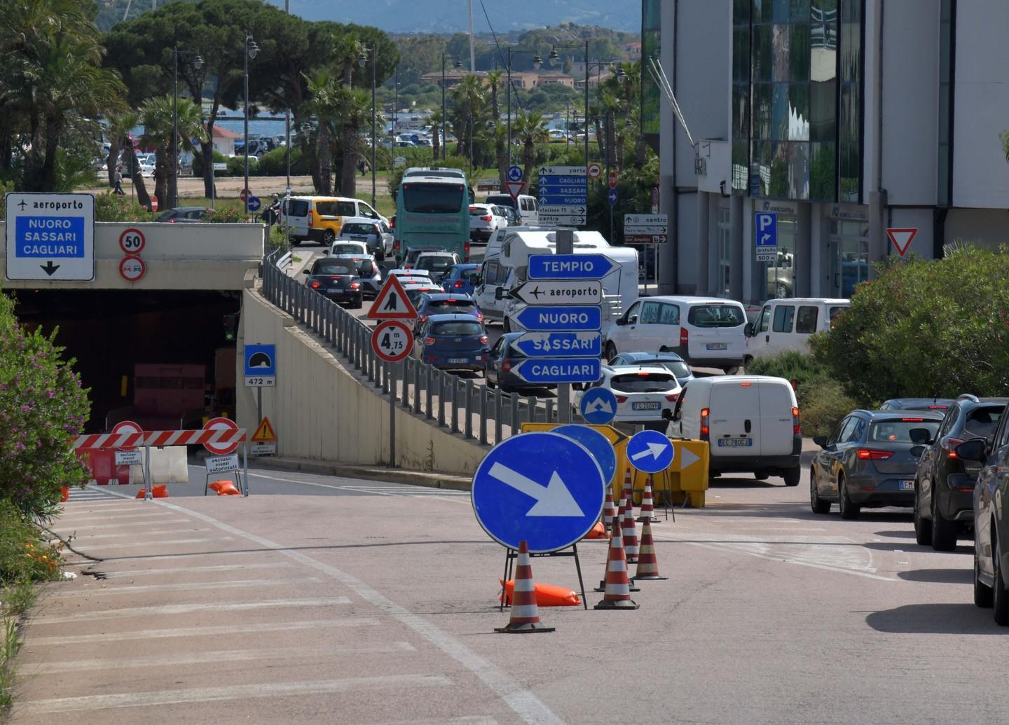 Lavori nel tunnel no al doppio senso nel cantiere Anas 