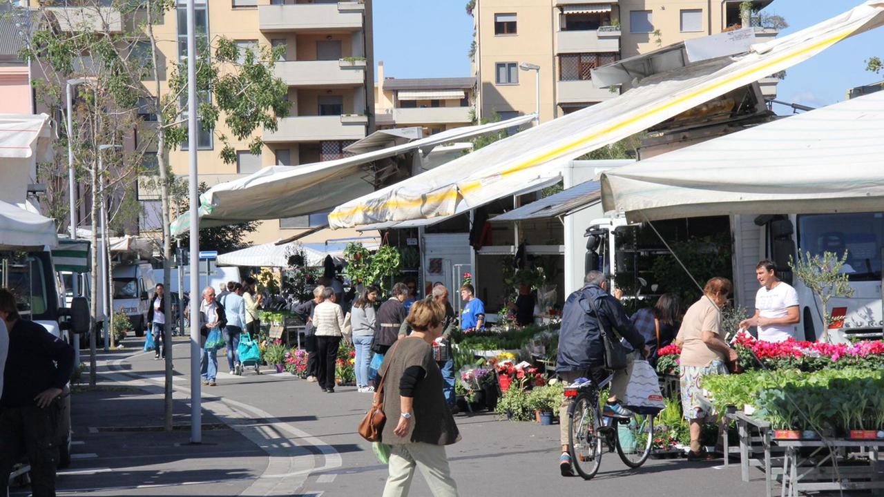 Il mercato ambulante di piazza del Mercato Nuovo