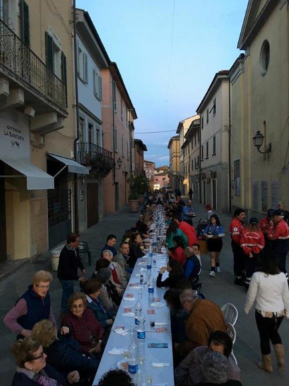 La cena in corso Matteotti a Ponsacco