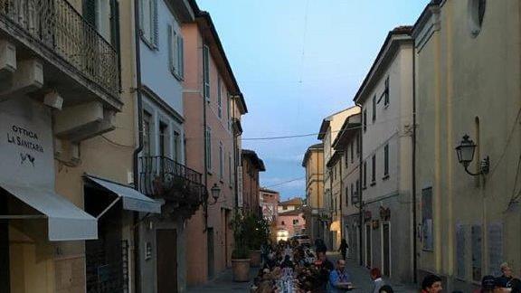 La cena in corso Matteotti a Ponsacco