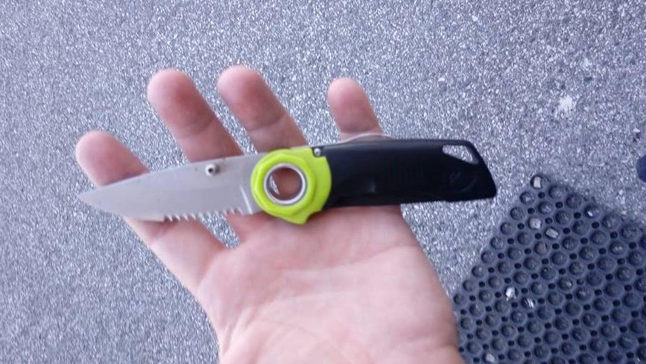 Deruba due turisti, inseguito e bloccato da un finanziere