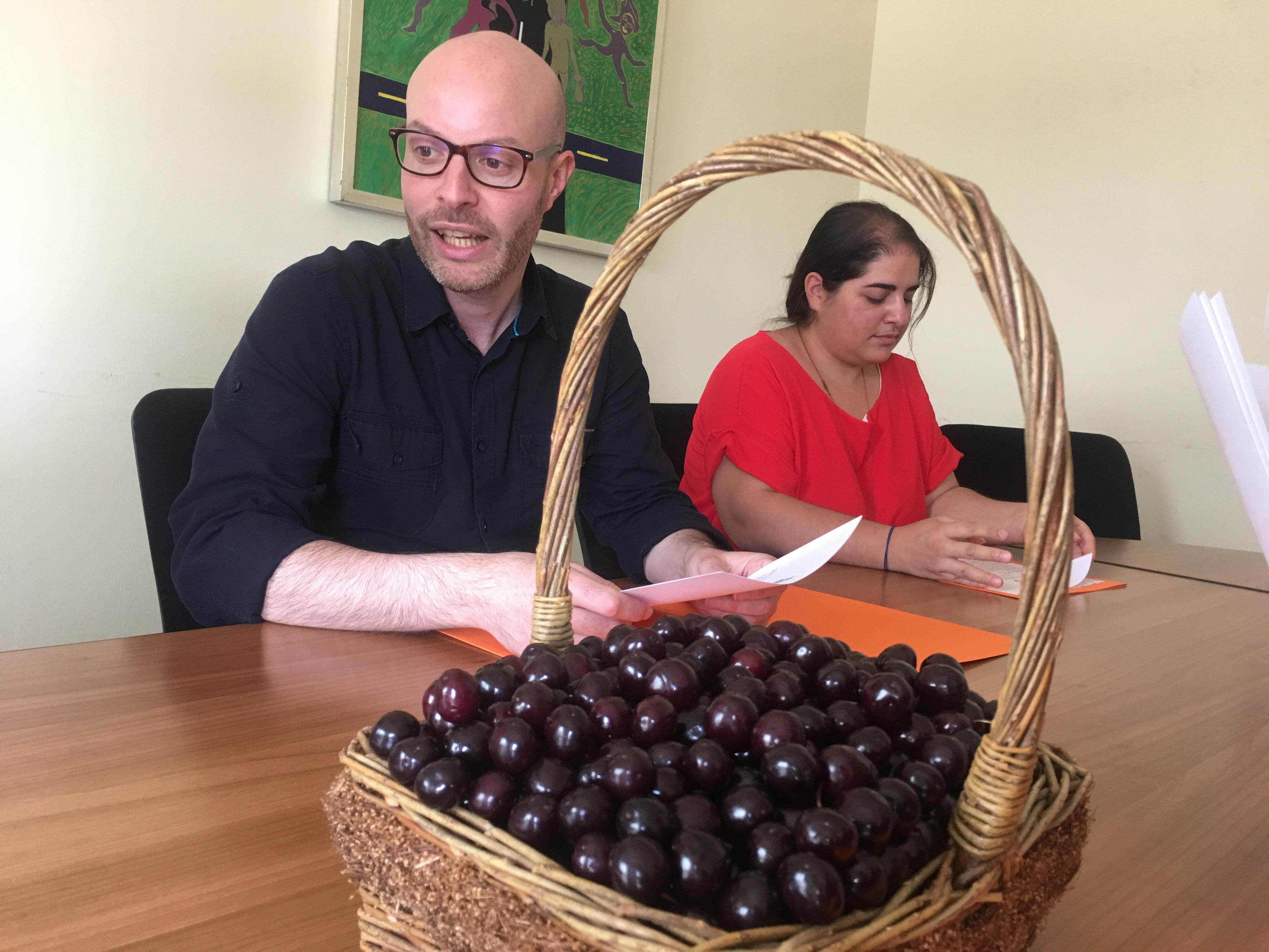 Il sindaco di Casciana Terme Lari Mirko Terreni durante la presentazione della sagra della ciliegia