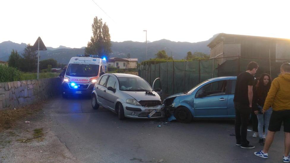 Frontale all’alba: 5 feriti, uno grave