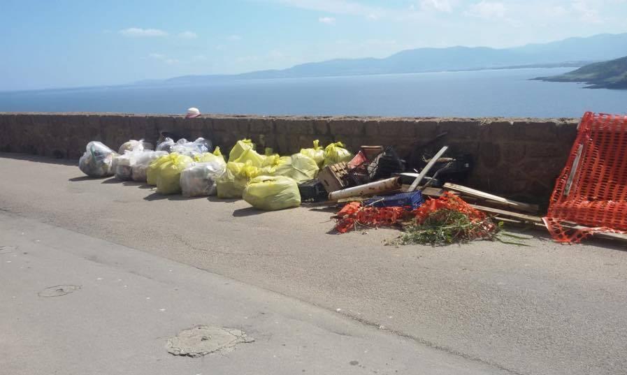 Rimossi i rifiuti gettati oltre le mura