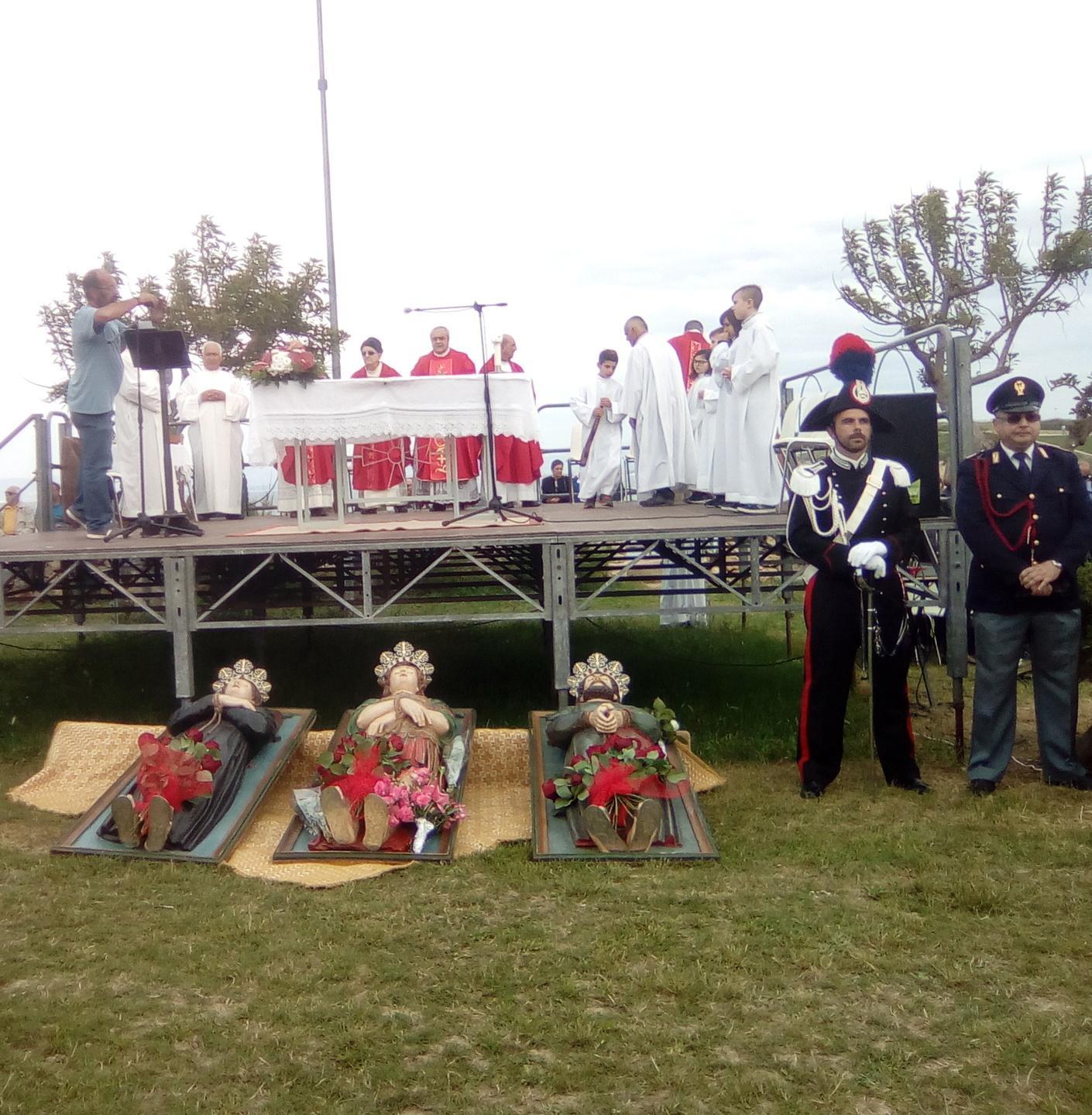 Marcia nella notte per la rinascita 