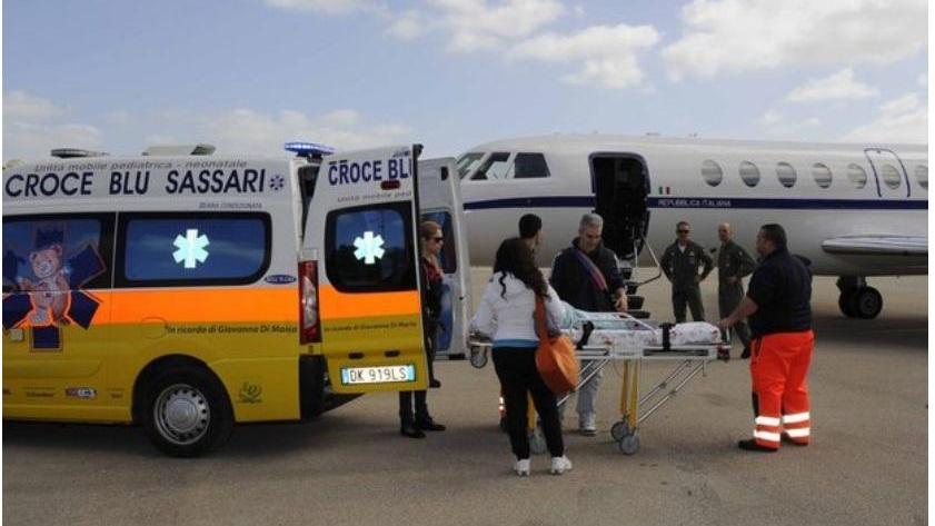 Neonata sassarese in pericolo di vita: volo militare Alghero-Ciampino