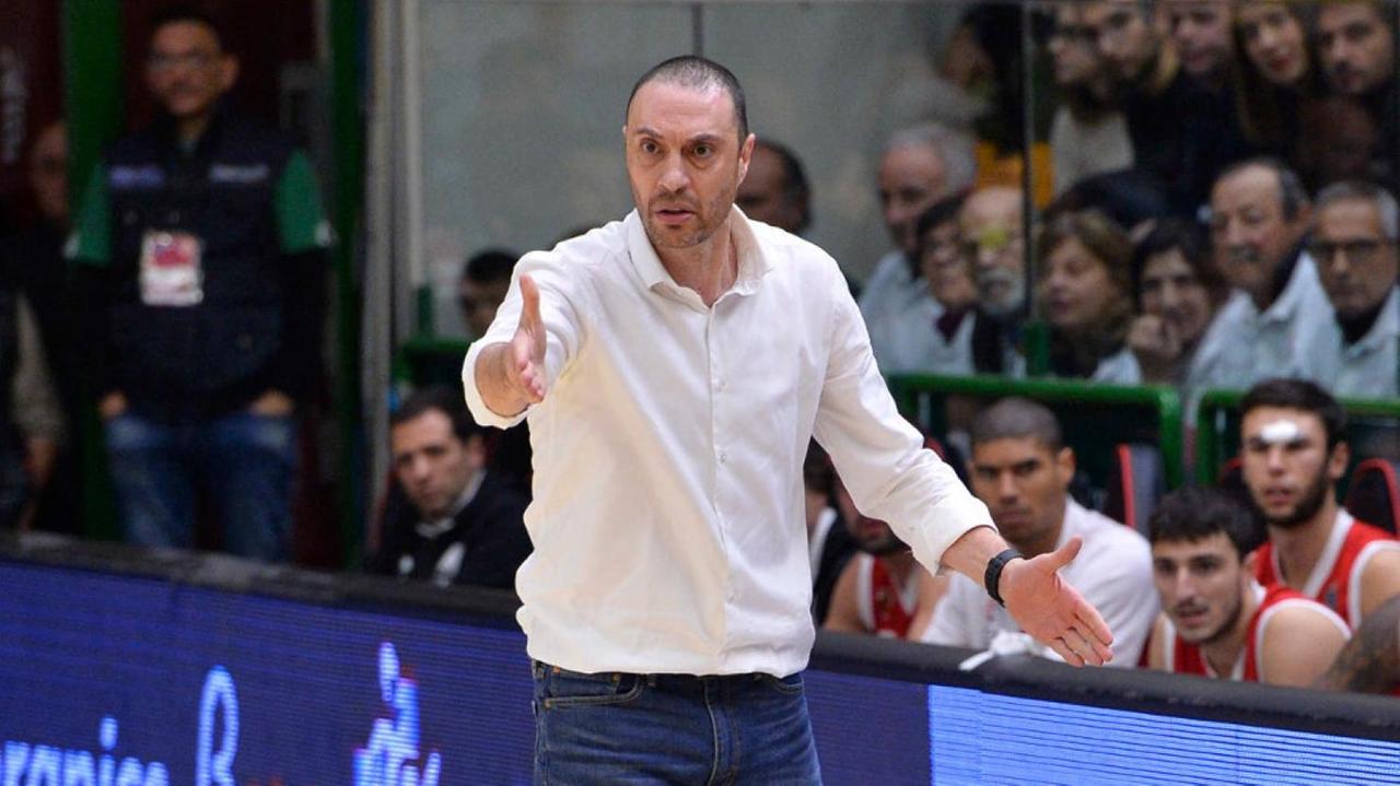Vincenzo Esposito, il nuovo coach della Dinamo