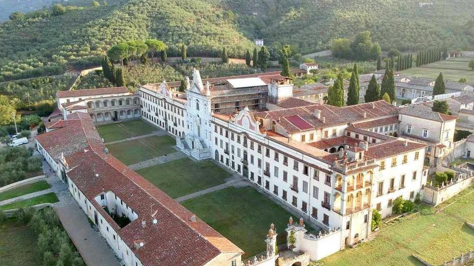 Per gli affreschi della farmacia raccolta a quota 1.500
