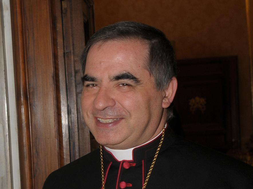 L’arcivescovo Becciu nominato cardinale Anche Roselle in festa