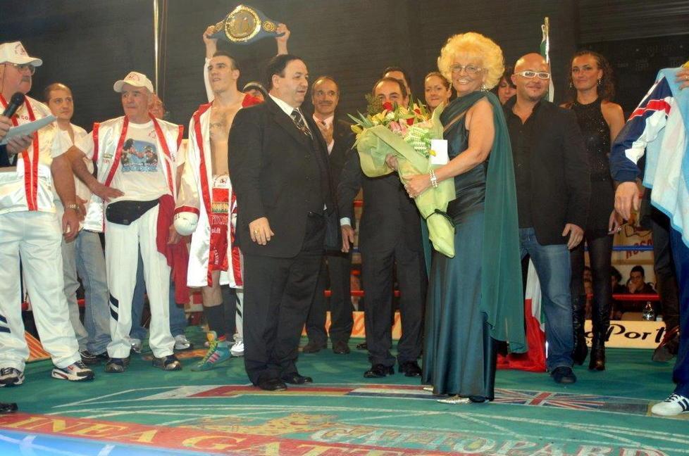 Titolo superpiuma torna la grande boxe 