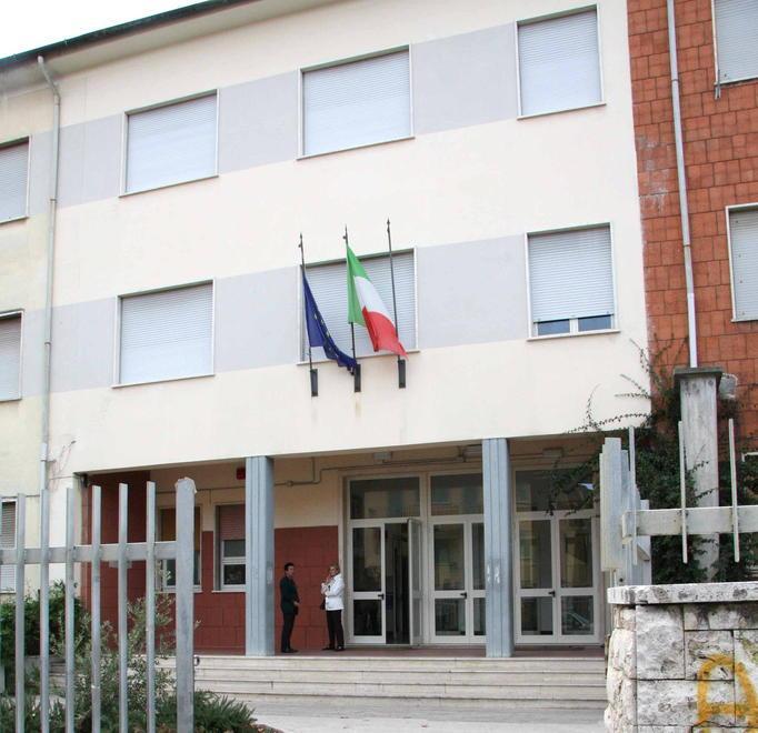 Solidarietà dai prof dello Scientifico: «Noi, poco tutelati»
