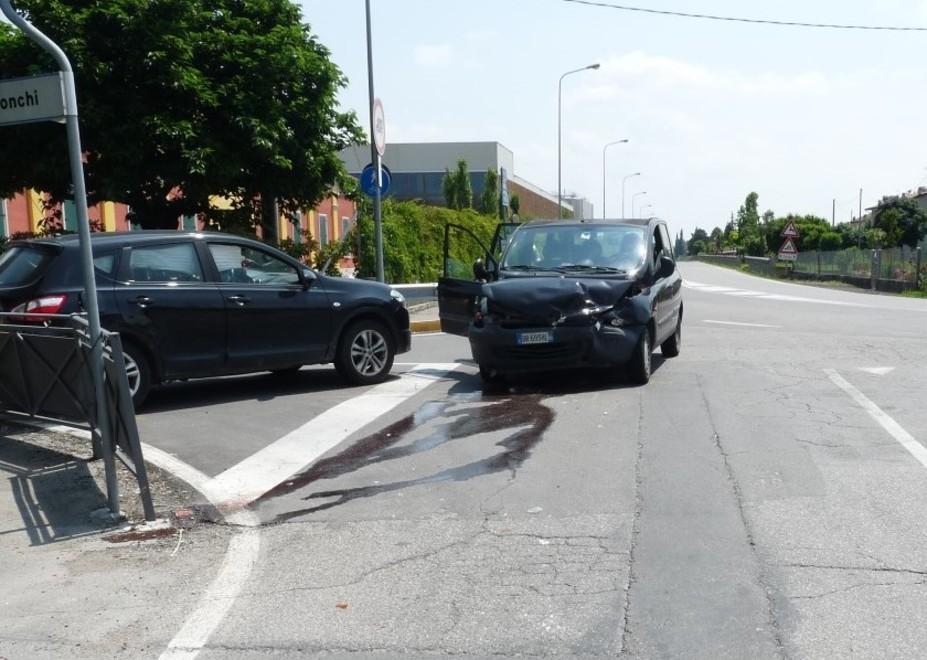 Scontro all’incrocio di Motta Una donna va in ospedale