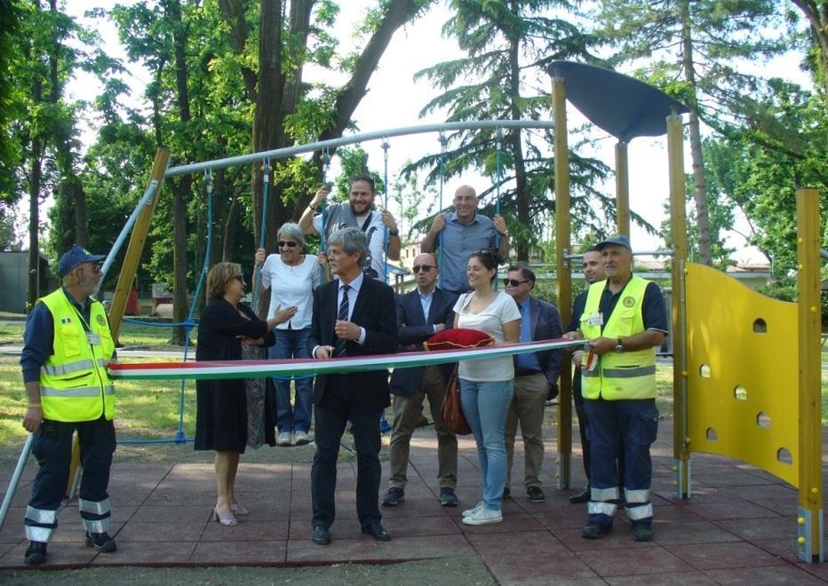 Nei parchi giochi per i bambini anche con disabilità
