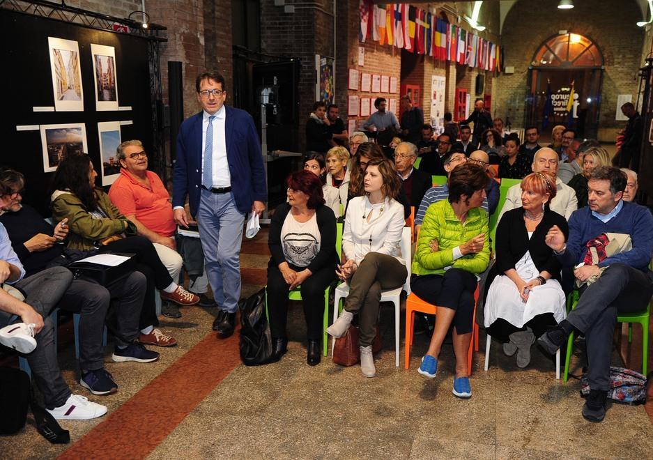 Sotto Piazza Mazzini spazio ad un centro servizi 