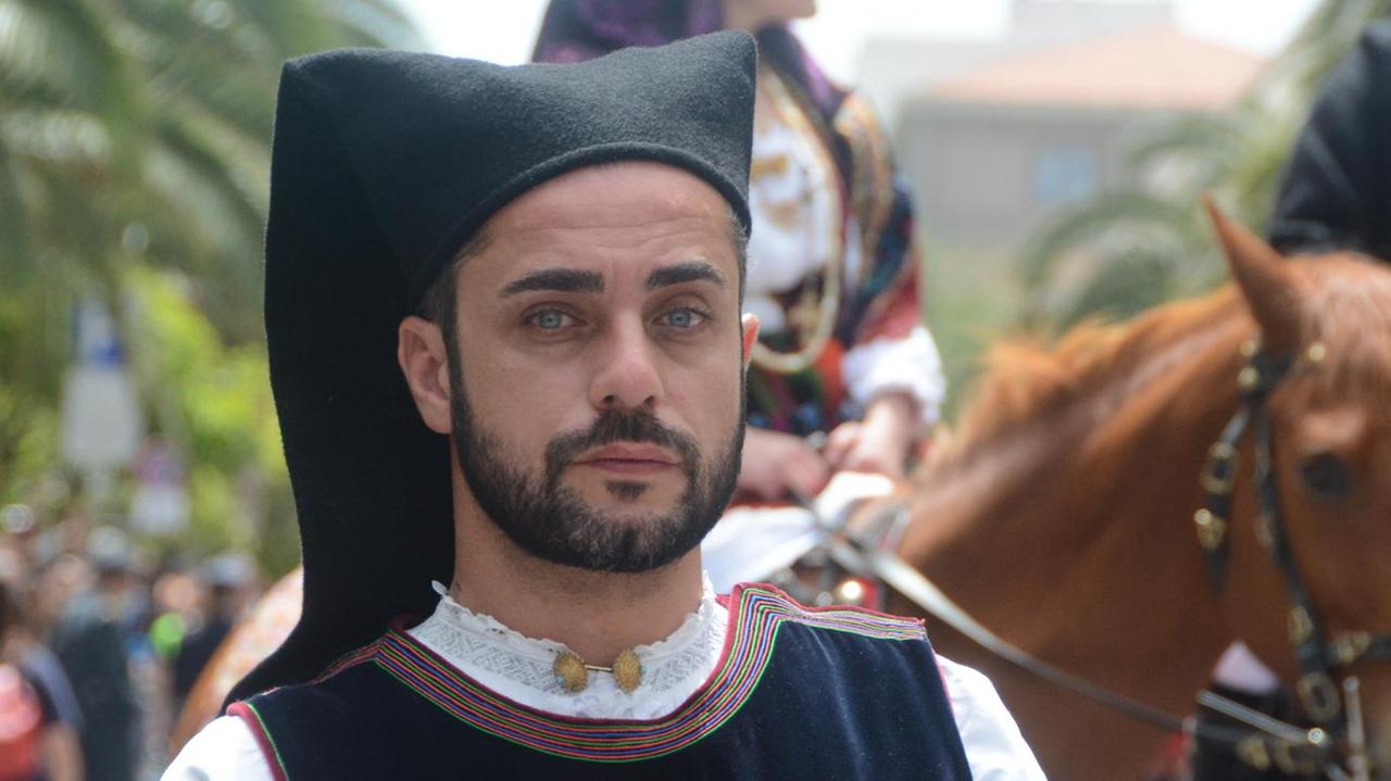 La web star Frase col costume di Bitti