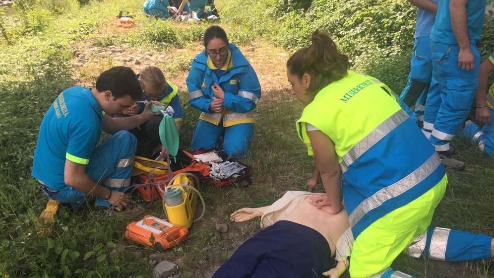 Prove simulate di soccorso per gli allievi dei corsi della Misericordia