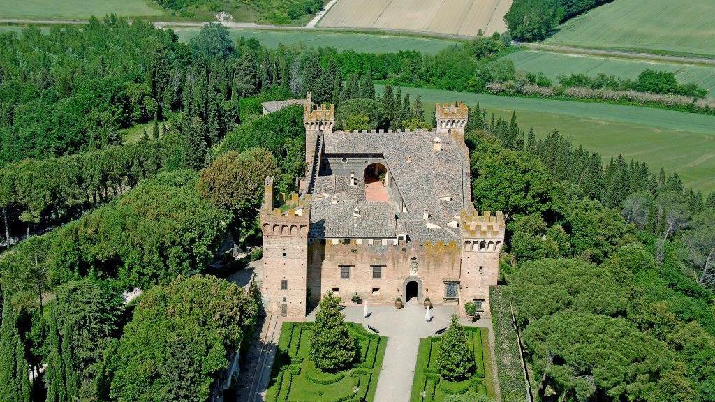 Il castello di Oliveto