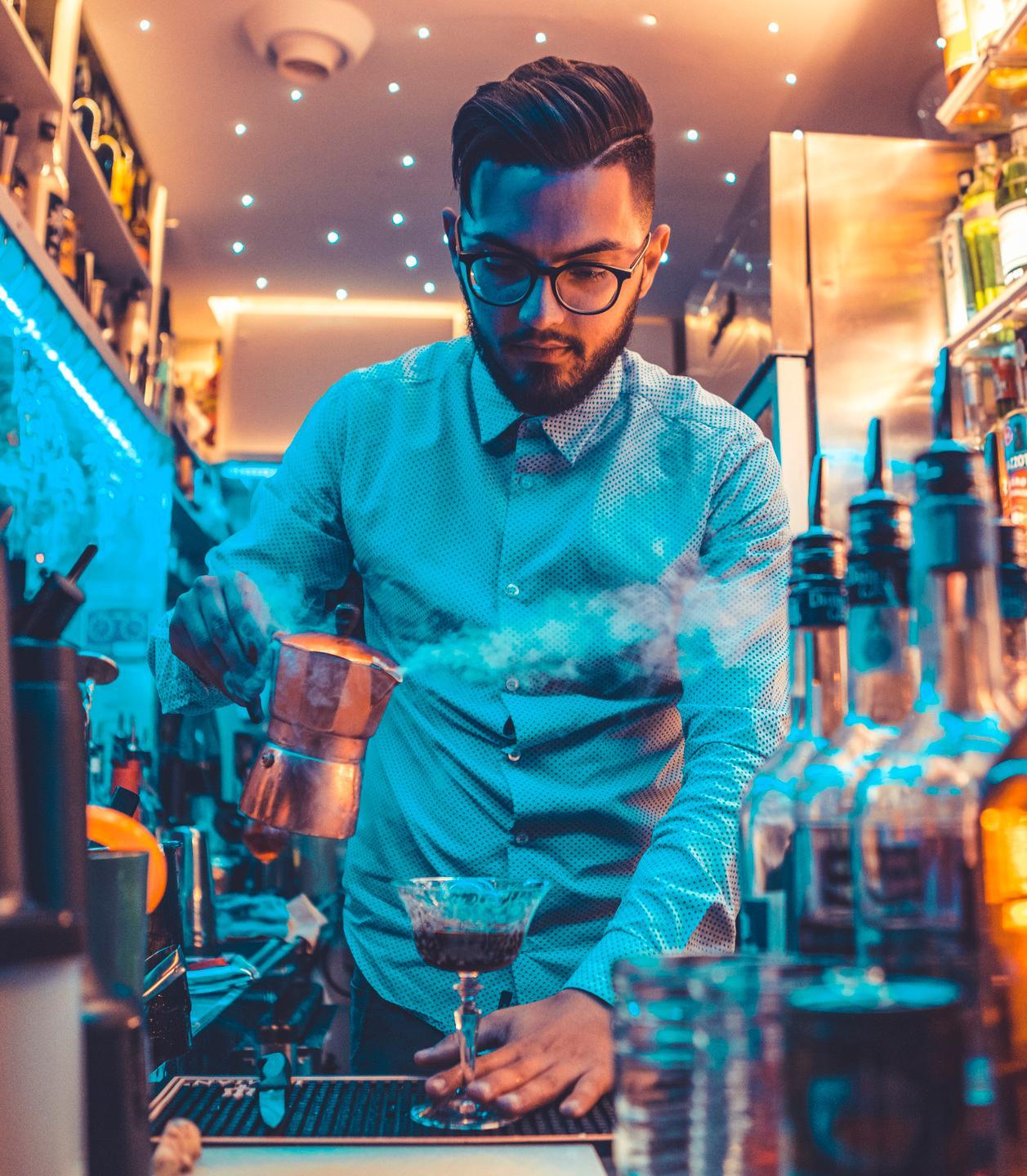 Dario, il barmanchef capace di creare cocktail con seadas