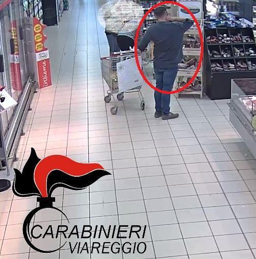 Rubavano nel supermarket fingendo di fare la spesa 