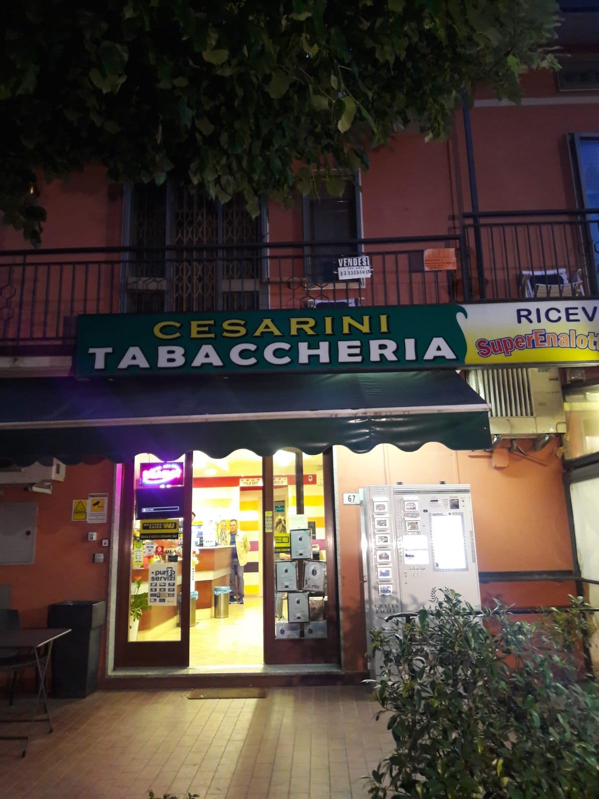 L'esterno della Tabaccheria Cesarini a Bagnolo