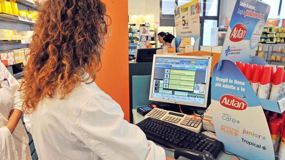 Esami urgenti: si prenotano in farmacia