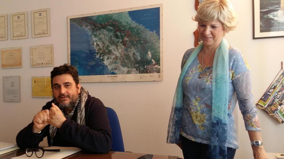 Picchia la figlia sedicenne per obbligarla a lavorare