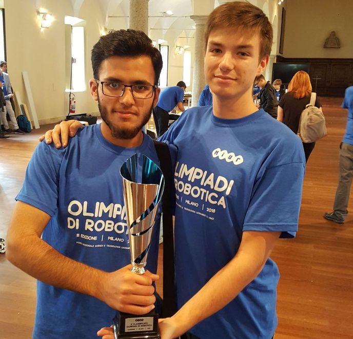 Olimpiadi di Robotica, secondi con “la mano bionica”
