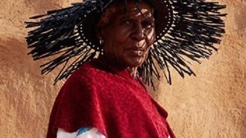 Namibia protagonista degli estrosi cappelli di Federica Moretti