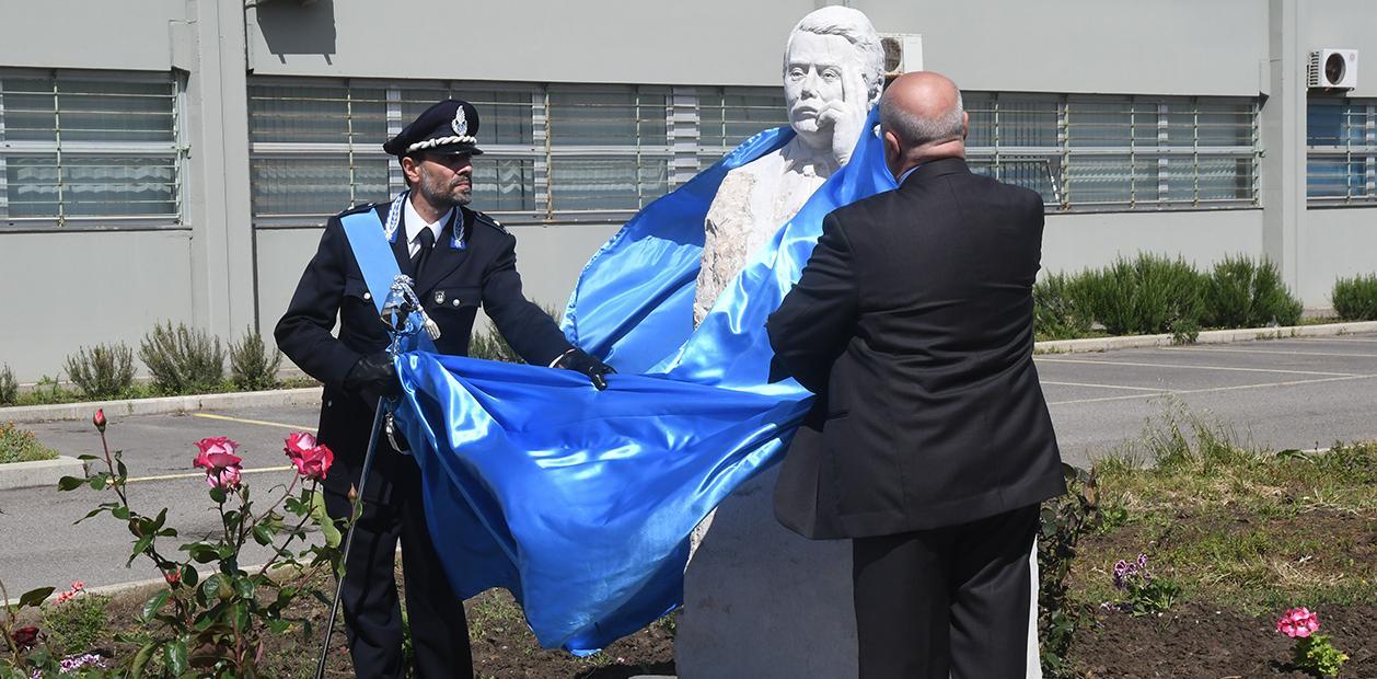 Un busto di Falcone nel carcere dei tanti 41bis 
