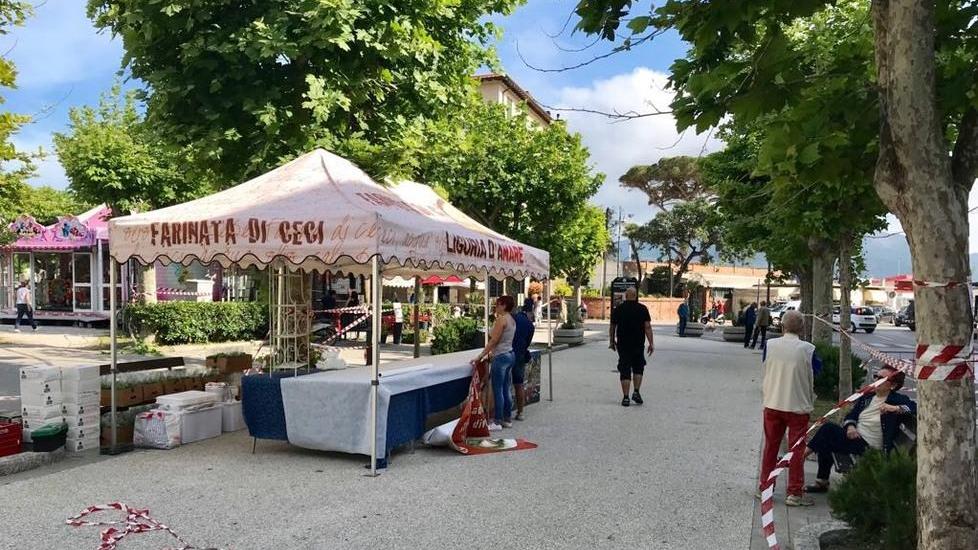 Città invasa dagli stand
