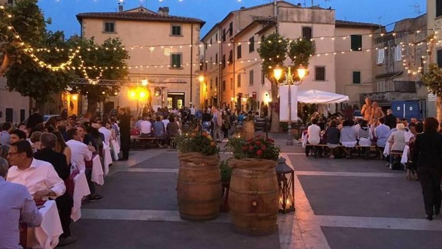 "Castagneto a Tavola" tra stelle, note e cibo