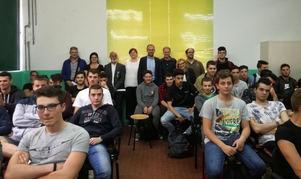 Sui banchi di scuola per usare bene il bus