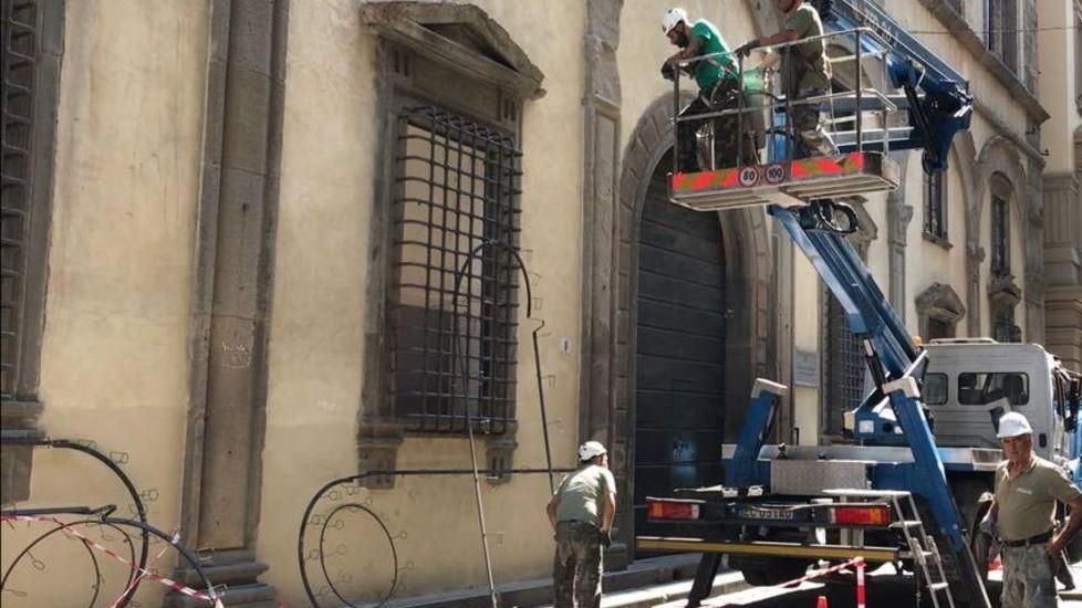 Controlli sui modelli della piattaforma marca «Oil & Steel»
