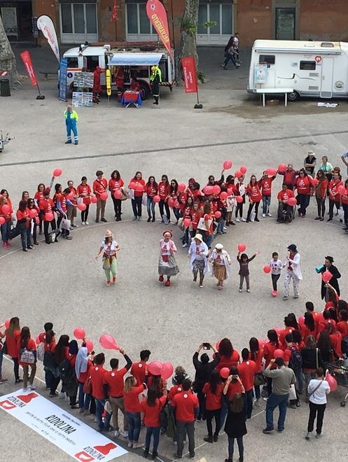 L’abbraccio dei 300 in piazza Grande 